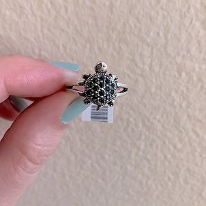 NWT Silver Turtle Ring with Crystal Shell size 7
